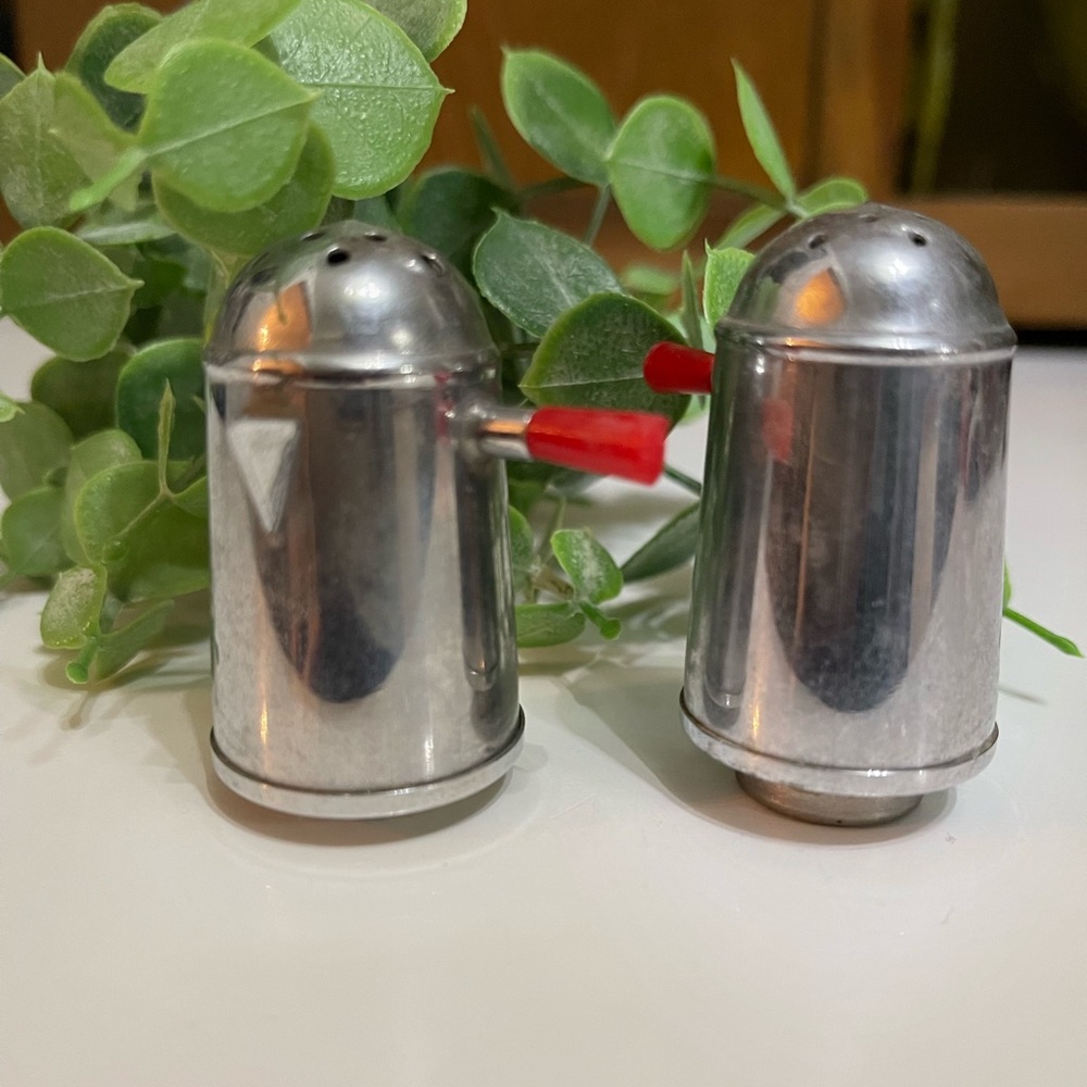 Vintage Japan Salt & Pepper Mixer Shakers